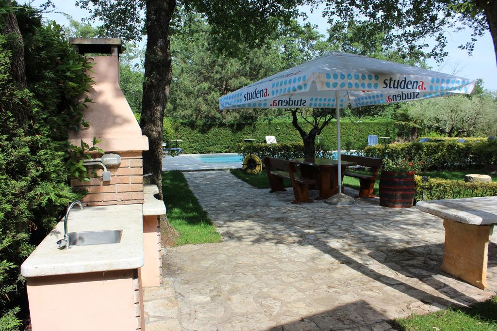 Aqua Family Apartments Karigador Kültér fotó