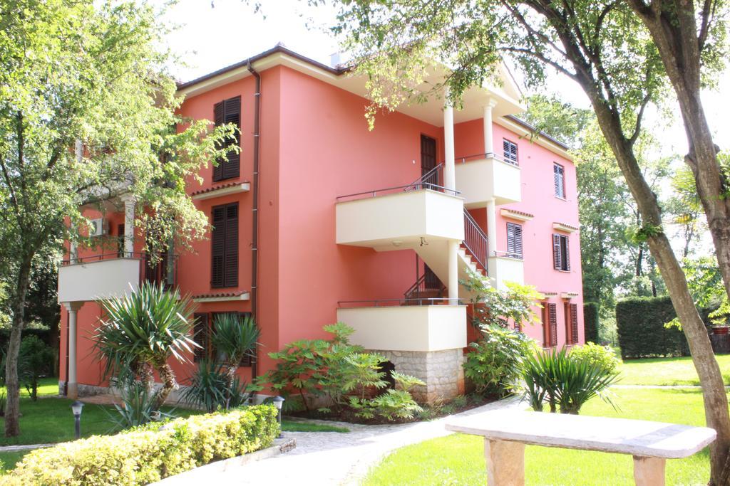 Aqua Family Apartments Karigador Kültér fotó