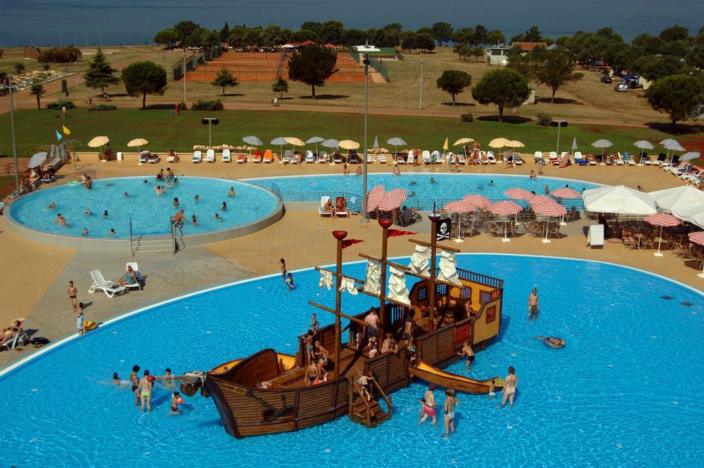 Aqua Family Apartments Karigador Kültér fotó
